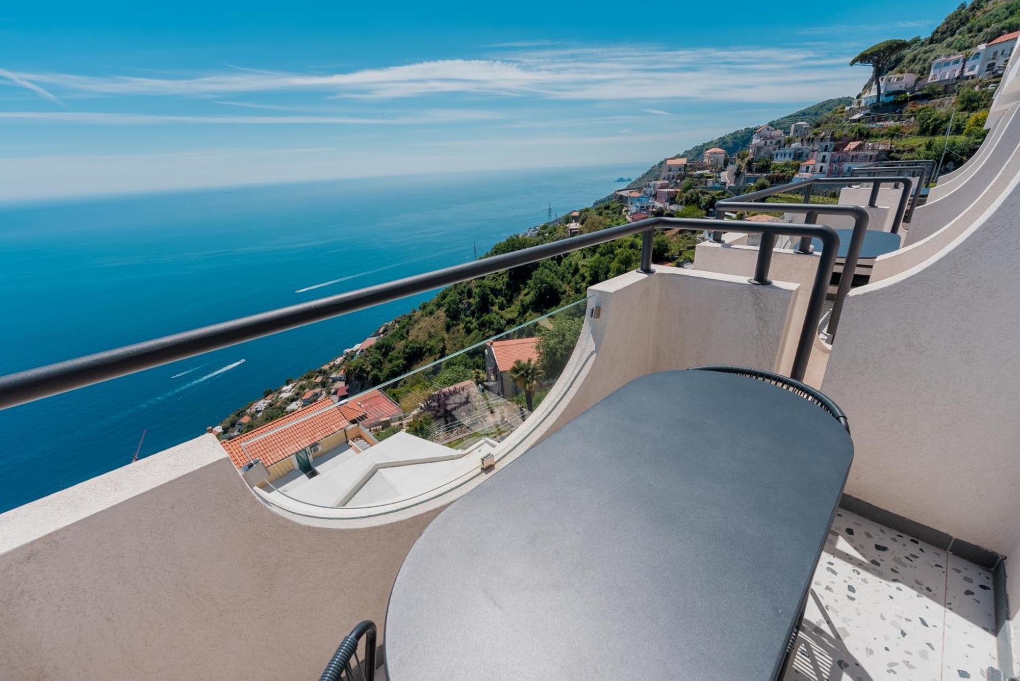 Albergo Dipinto BaccoФуроре Екстер'єр фото